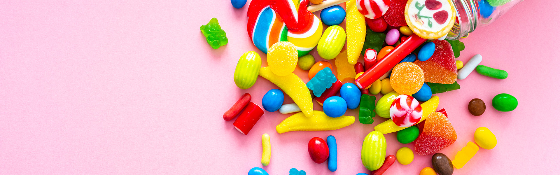 Detailaufnahme von verschiedenen Süßigkeiten die bei zu häufiger Zunahme zu Diabetes führen können in der Zahnarztpraxis Emma Klein in Rastede